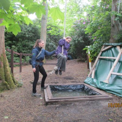 Assault course rope swing